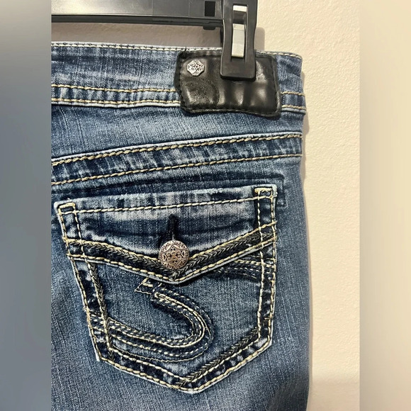 Silver Suki Mid Slim Bootcut Denim Jean - Size 28 - Picture 4 of 12